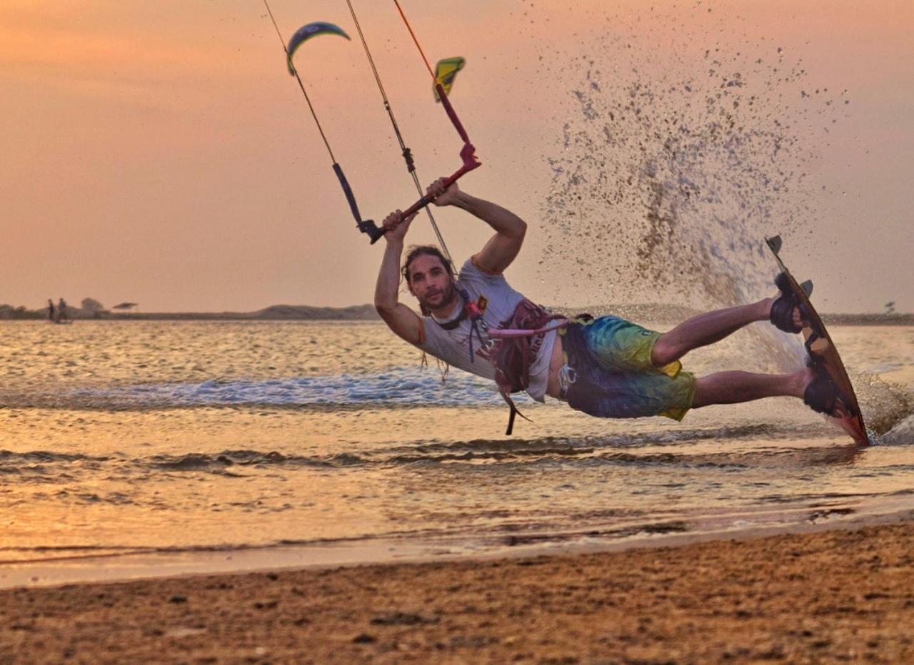 Kitesurfing Lanka Hotell Kalpitiya Eksteriør bilde