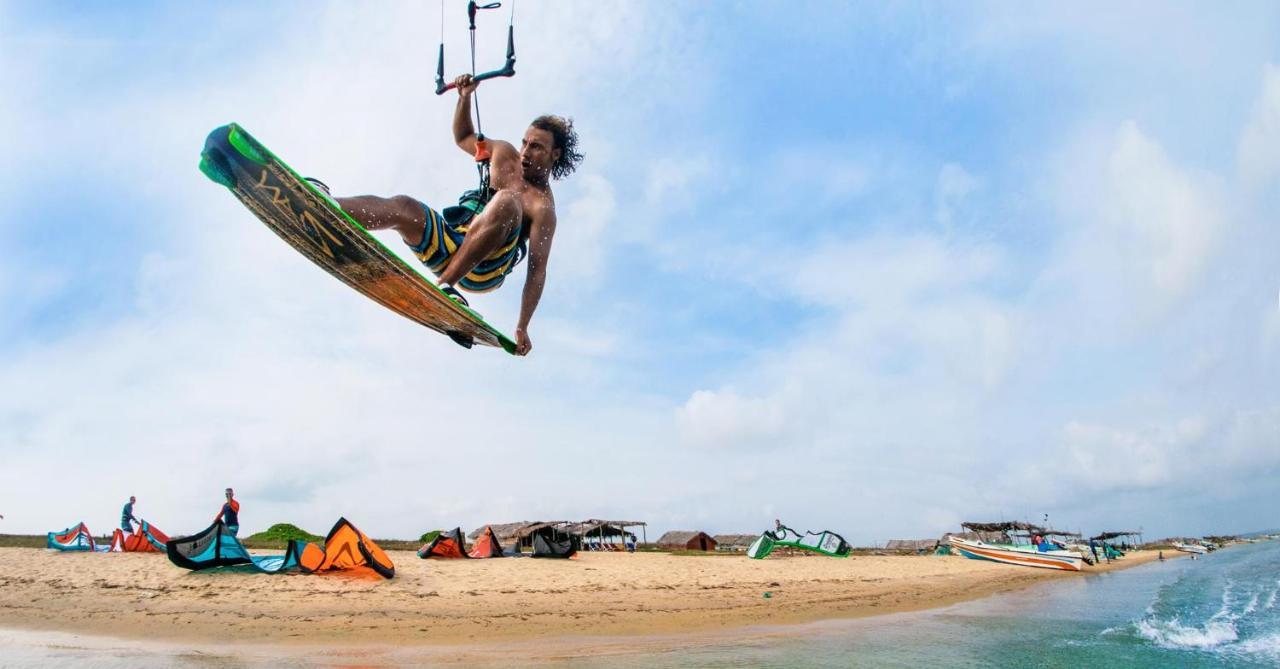 Kitesurfing Lanka Hotell Kalpitiya Eksteriør bilde